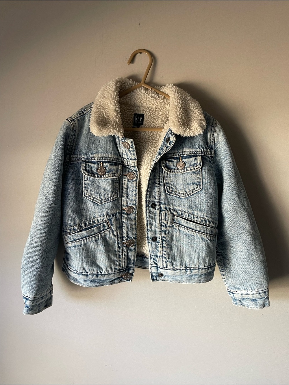 GAP Light Blue Denim Jacket with Cream Sherpa Lining (small 6/7)